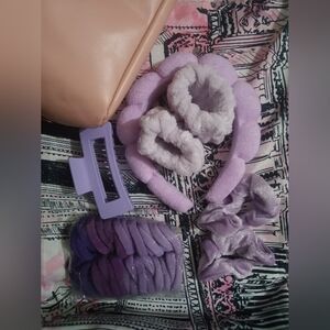 Nwot Purple Spa & Hair Accessory Set With Cosmetic Bag
